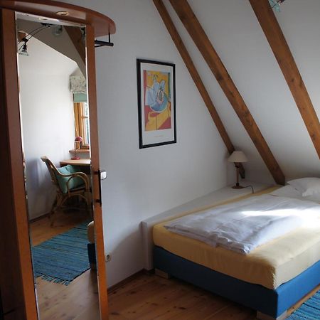 Hotel Schwarzer Adler Эрланген Номер фото