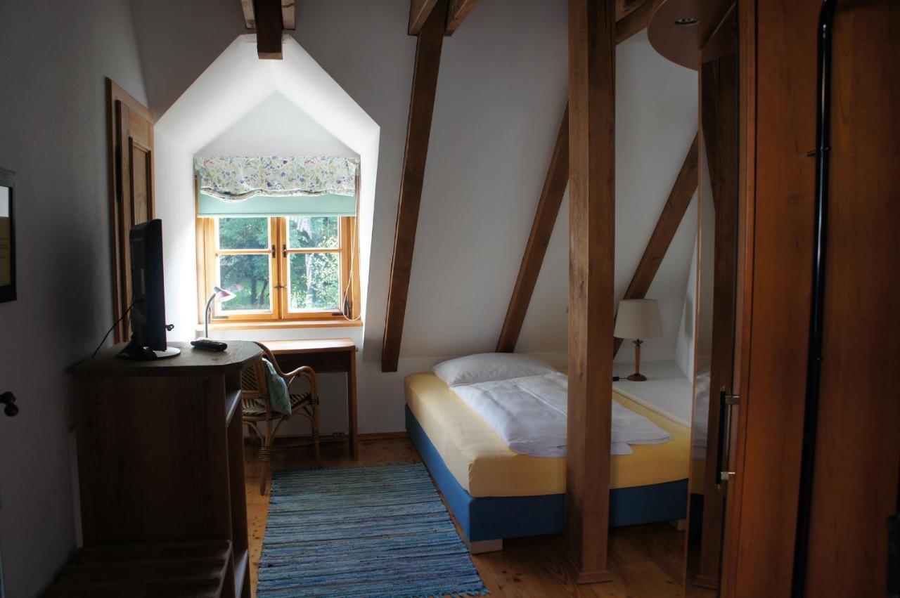 Hotel Schwarzer Adler Эрланген Экстерьер фото